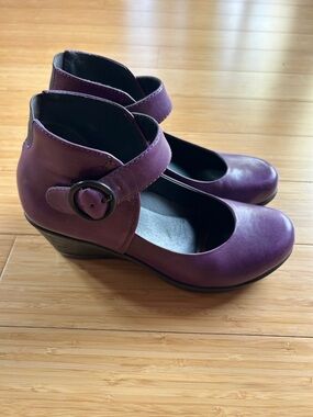 Dansko Women’s Purple Mary Jane Wedge Shoes with Buckle Strap